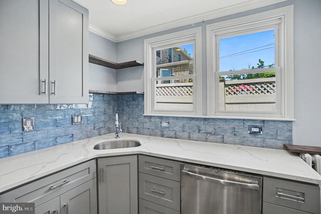 210 E 11TH AVENUE