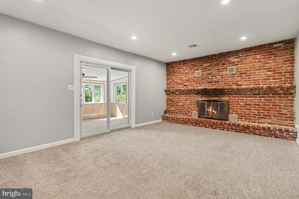208 N TROOPER ROAD