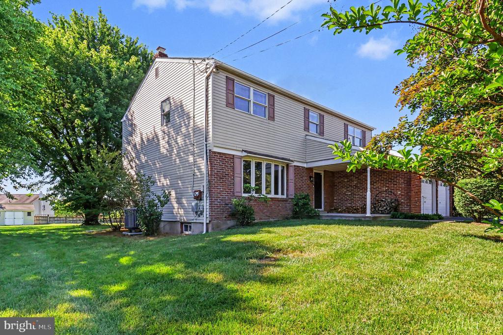208 N TROOPER ROAD