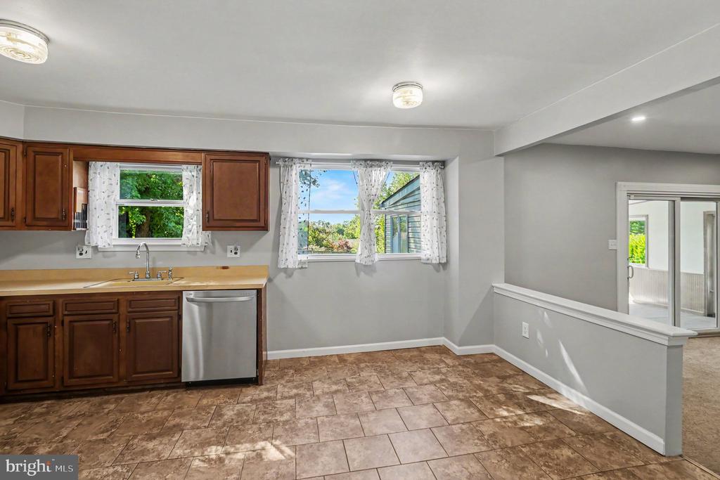 208 N TROOPER ROAD