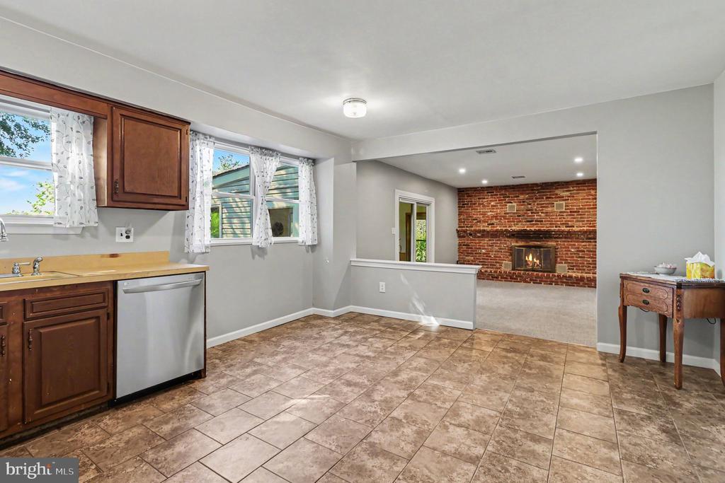 208 N TROOPER ROAD