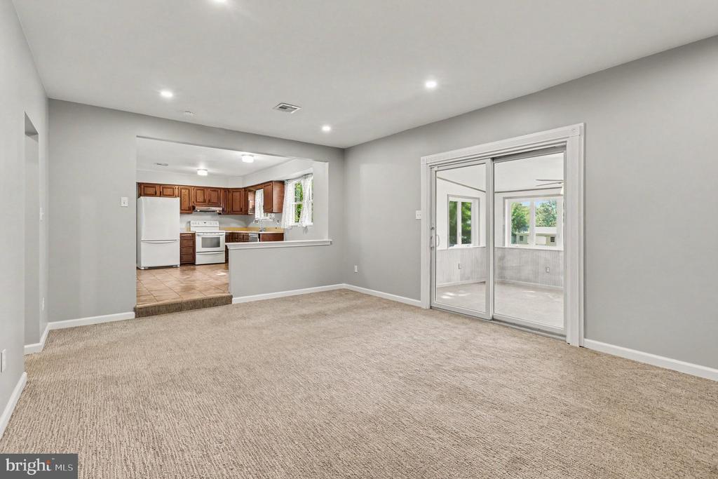 208 N TROOPER ROAD