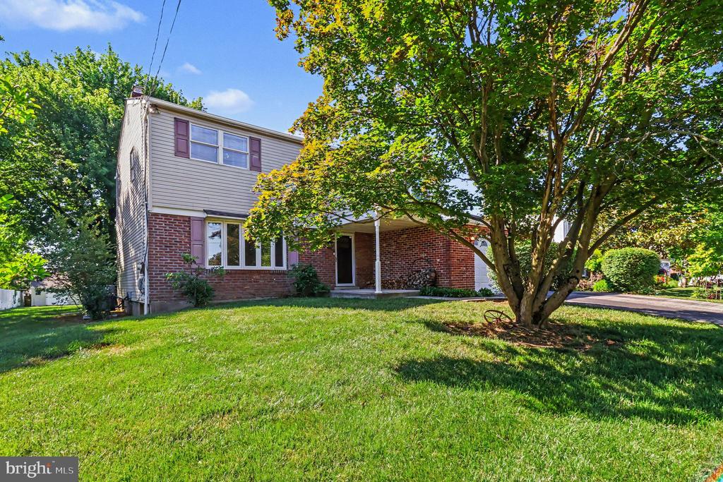 208 N TROOPER ROAD