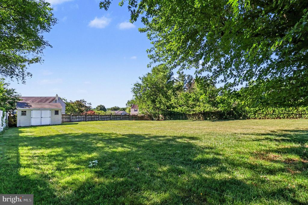 208 N TROOPER ROAD