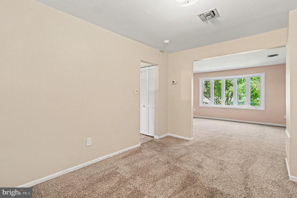 208 N TROOPER ROAD