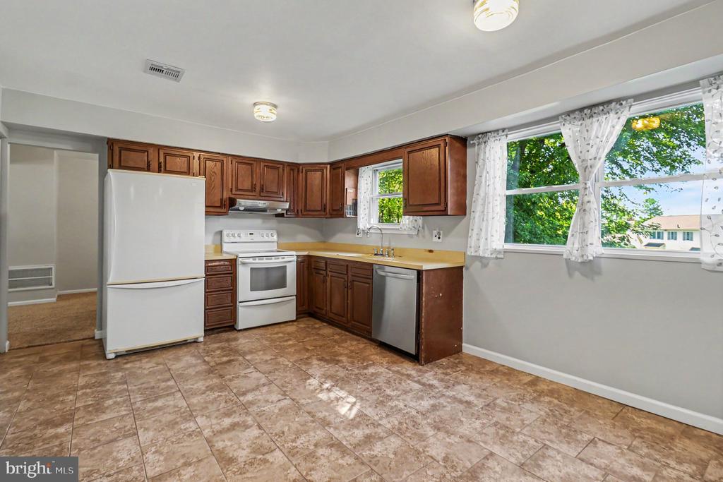 208 N TROOPER ROAD