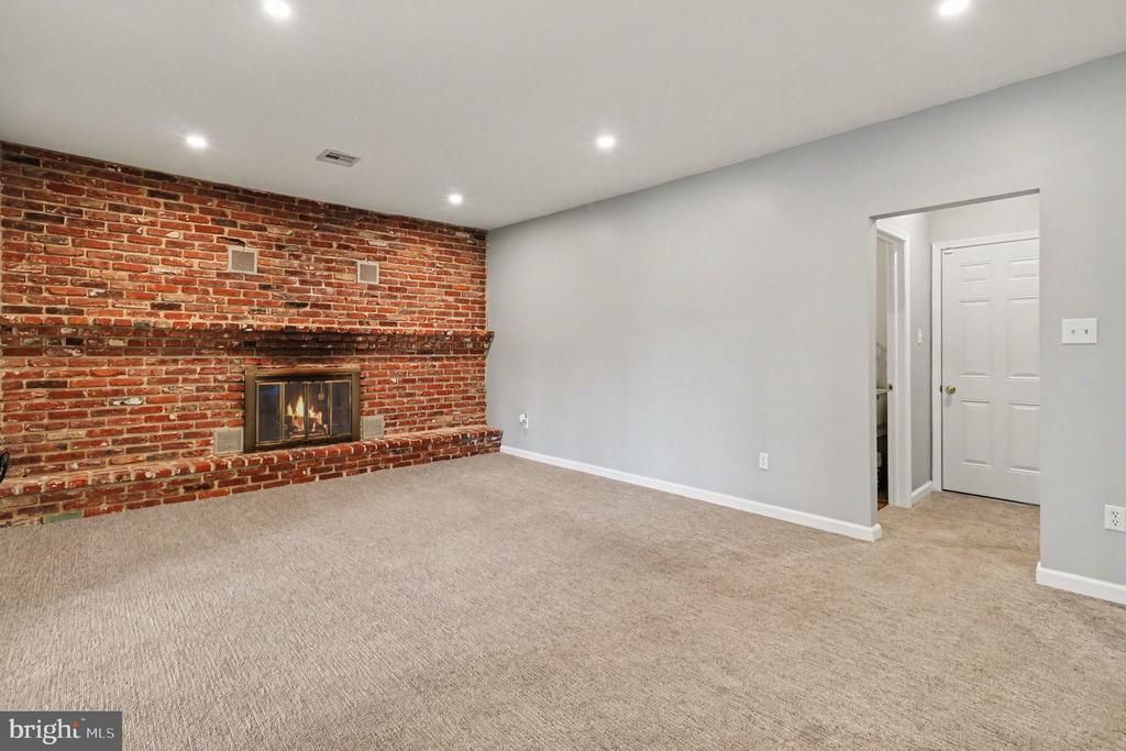 208 N TROOPER ROAD