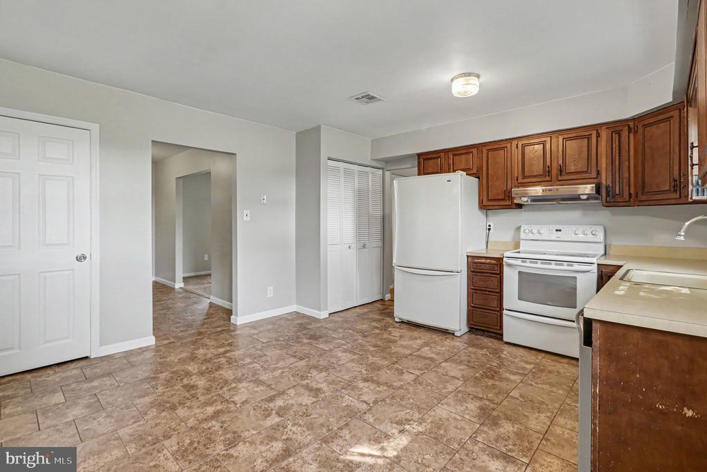 208 N TROOPER ROAD