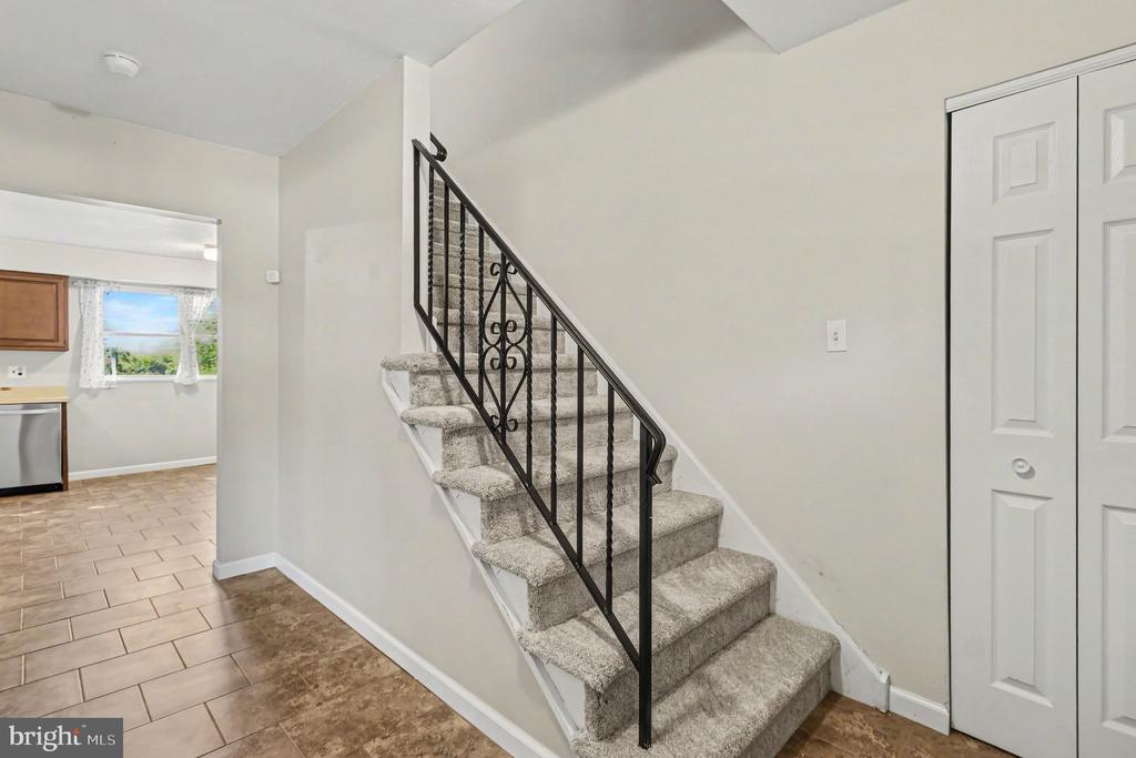 208 N TROOPER ROAD