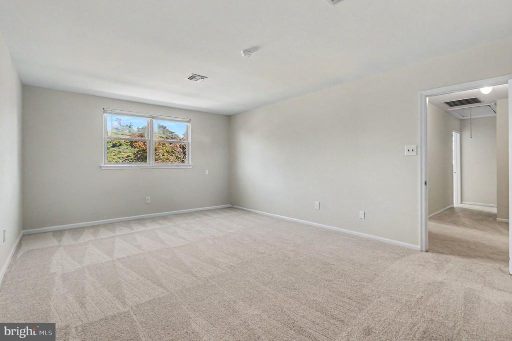 208 N TROOPER ROAD