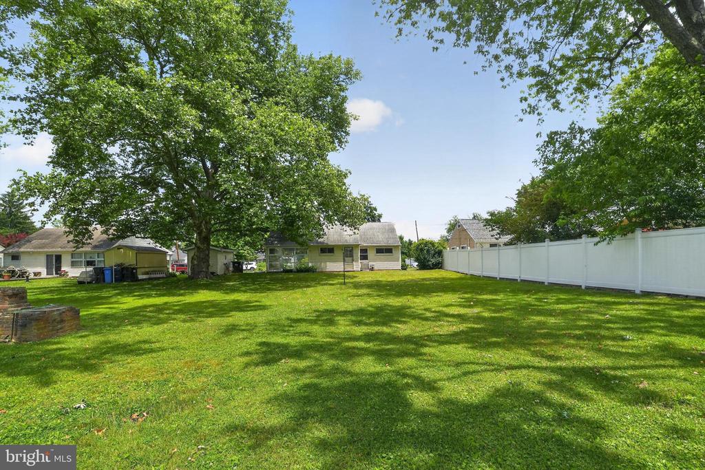 2116 WEBER LANE