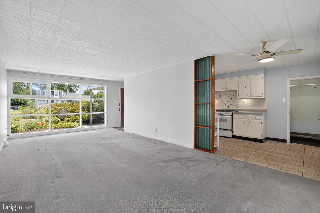 2116 WEBER LANE