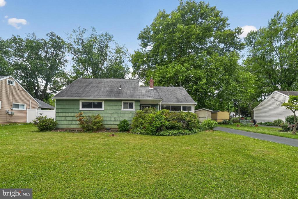 2116 WEBER LANE