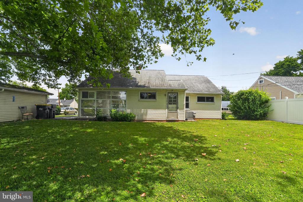 2116 WEBER LANE