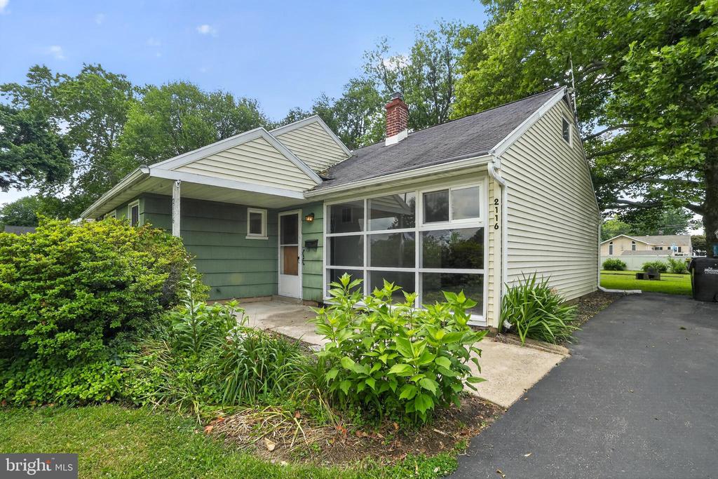 2116 WEBER LANE