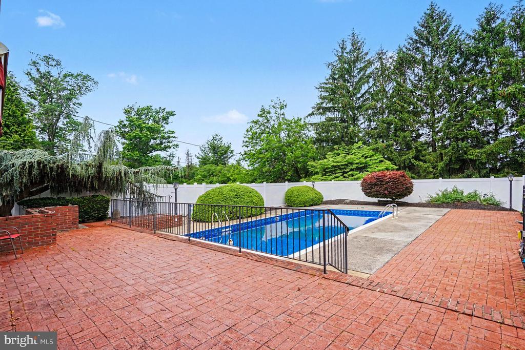 3015 OAK DRIVE