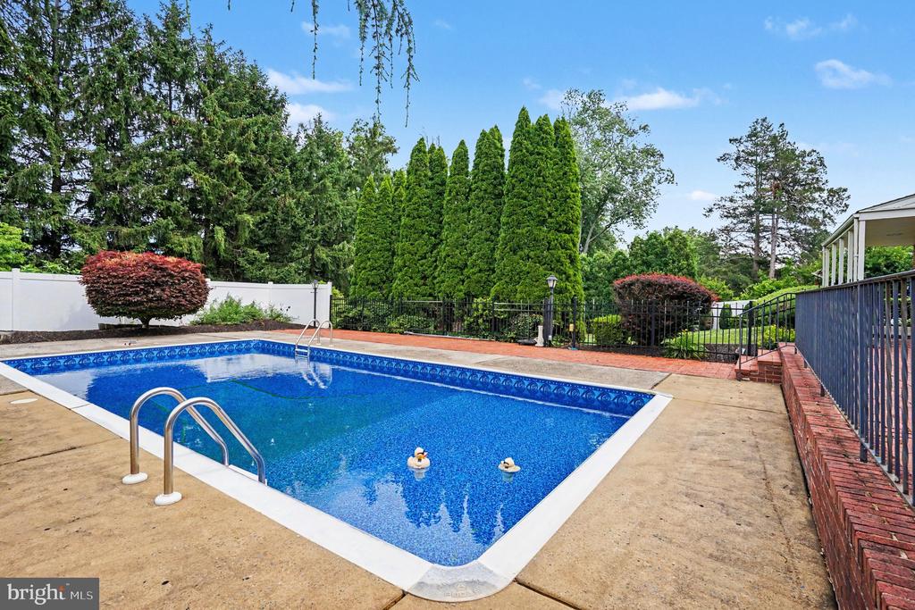 3015 OAK DRIVE