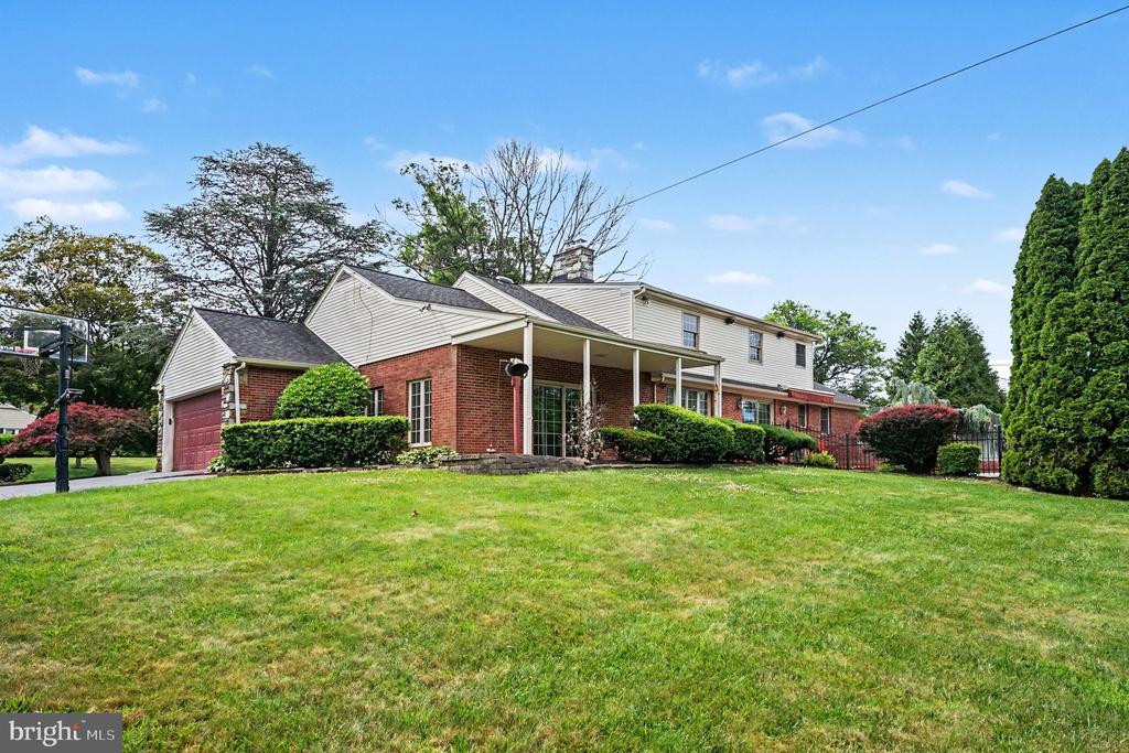 3015 OAK DRIVE