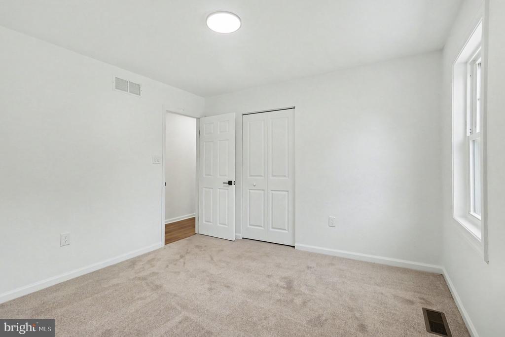 1705 GLENN LANE