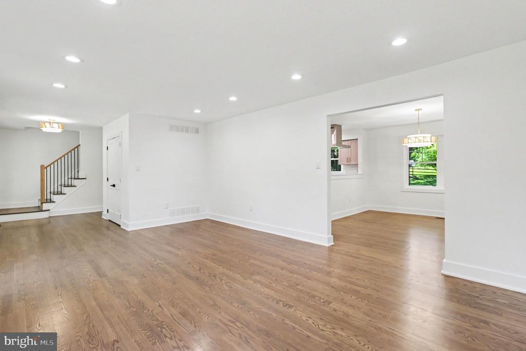 1705 GLENN LANE