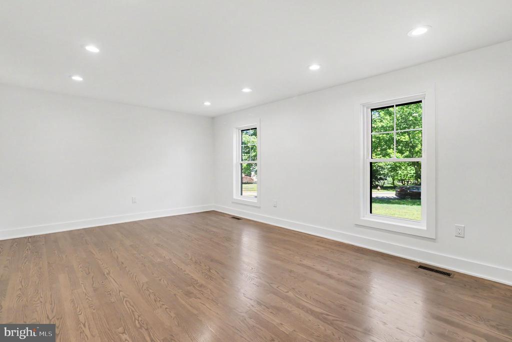1705 GLENN LANE