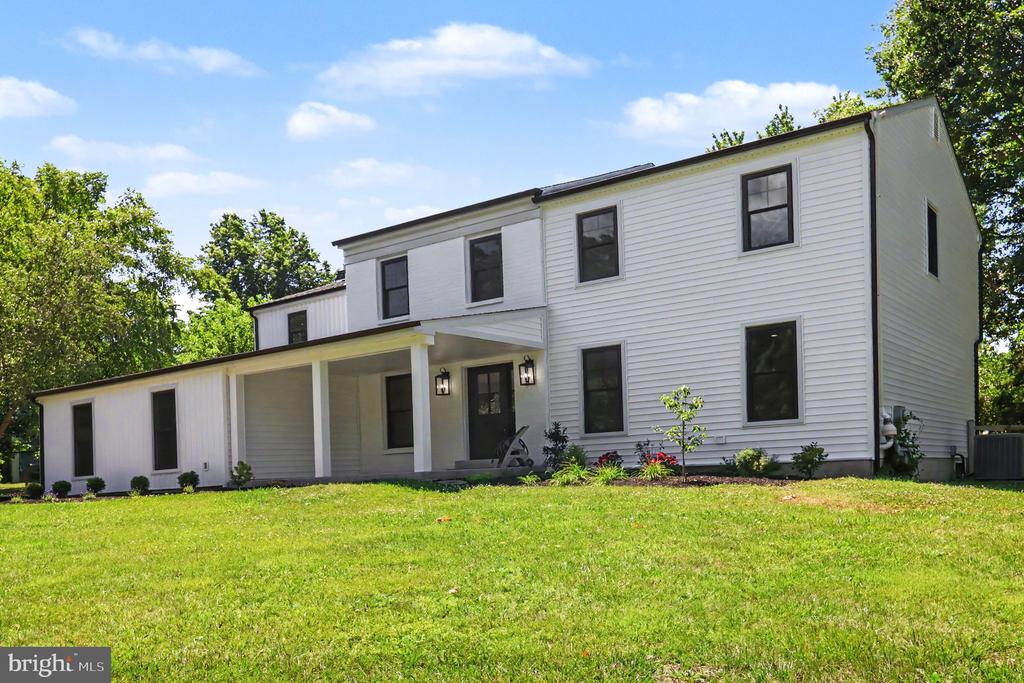 1705 GLENN LANE