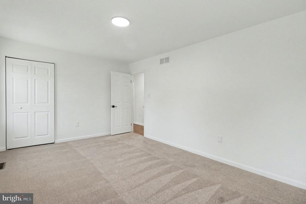 1705 GLENN LANE