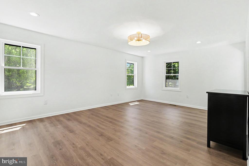 1705 GLENN LANE