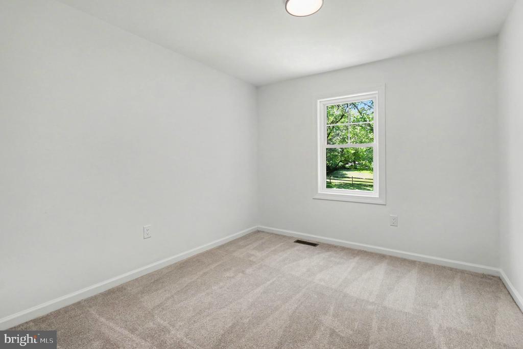 1705 GLENN LANE