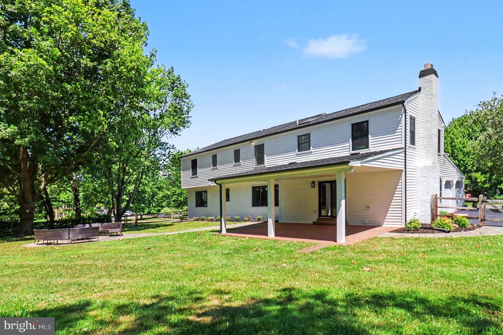 1705 GLENN LANE