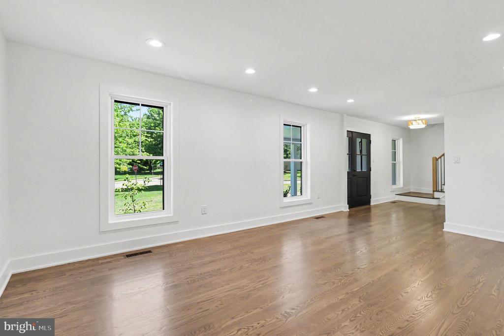 1705 GLENN LANE
