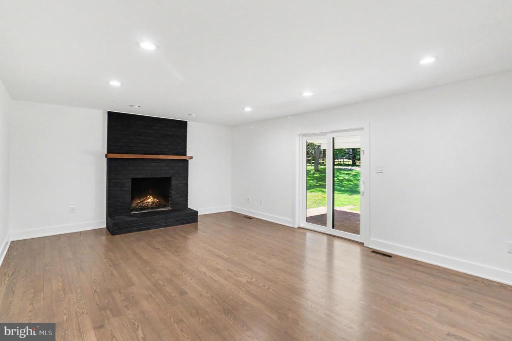 1705 GLENN LANE