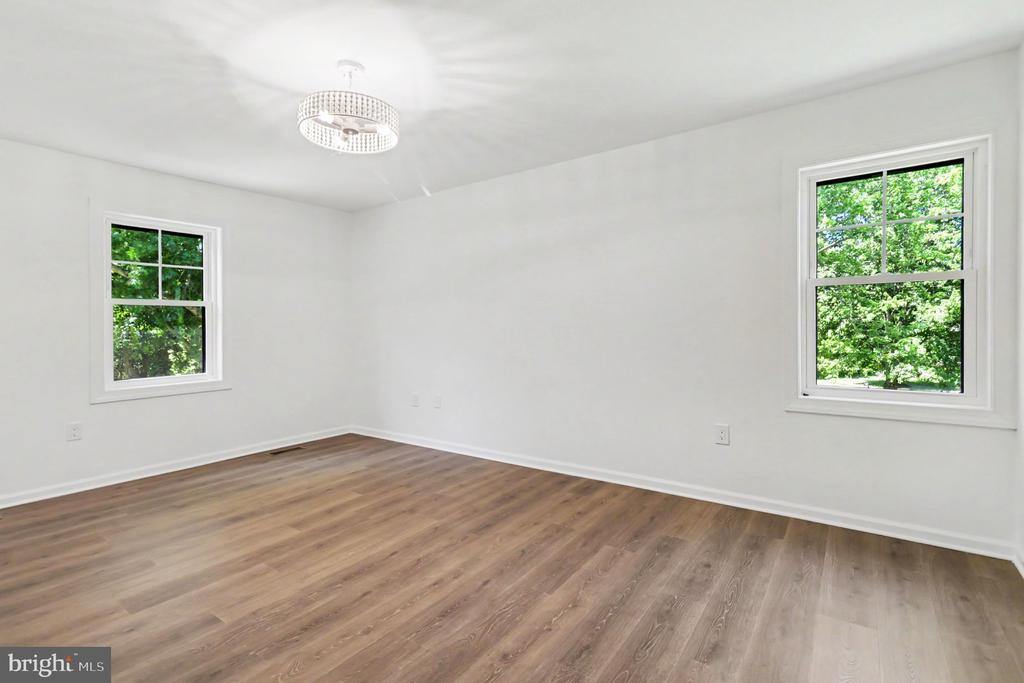 1705 GLENN LANE
