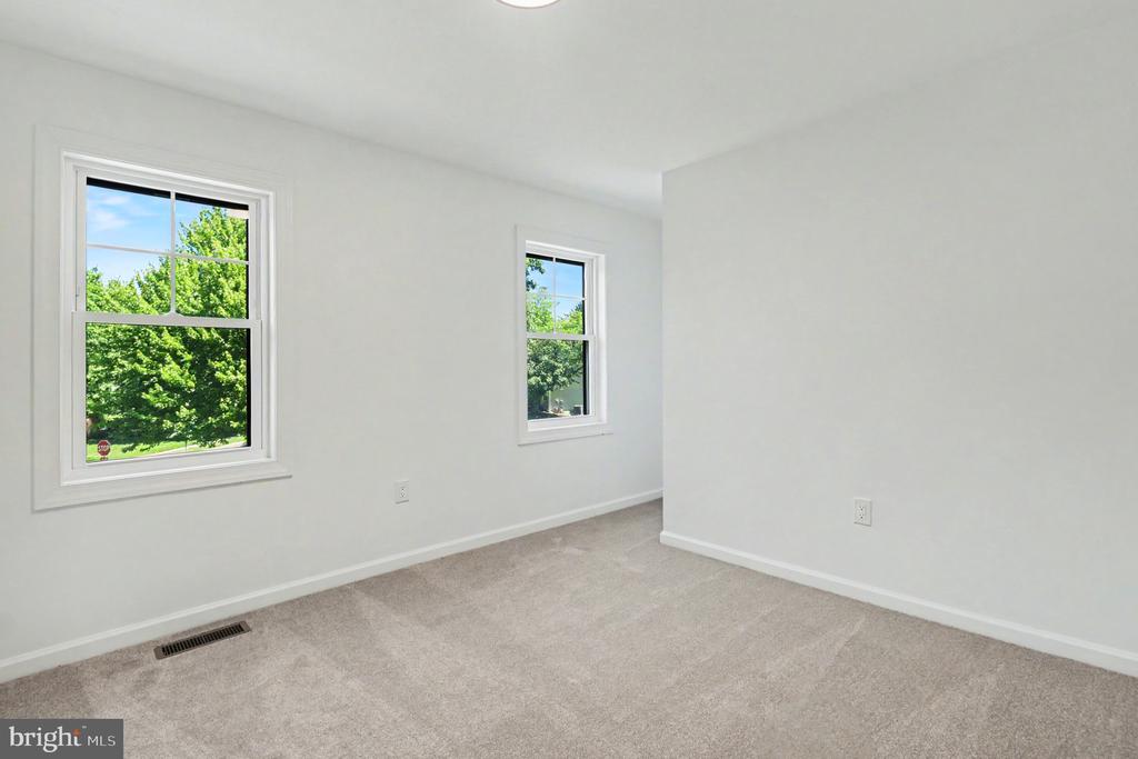 1705 GLENN LANE