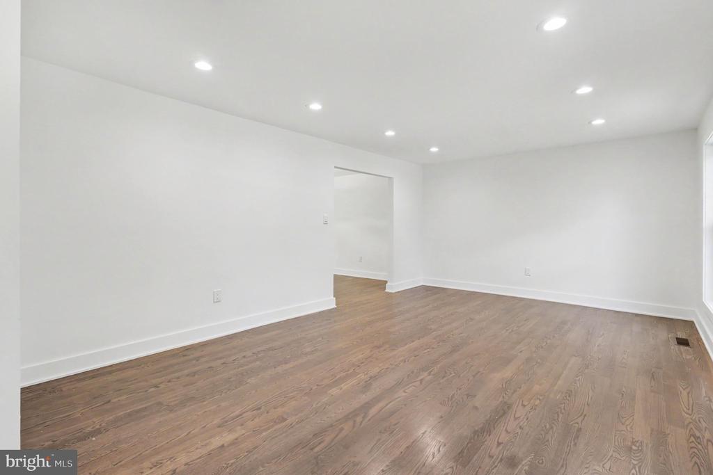 1705 GLENN LANE