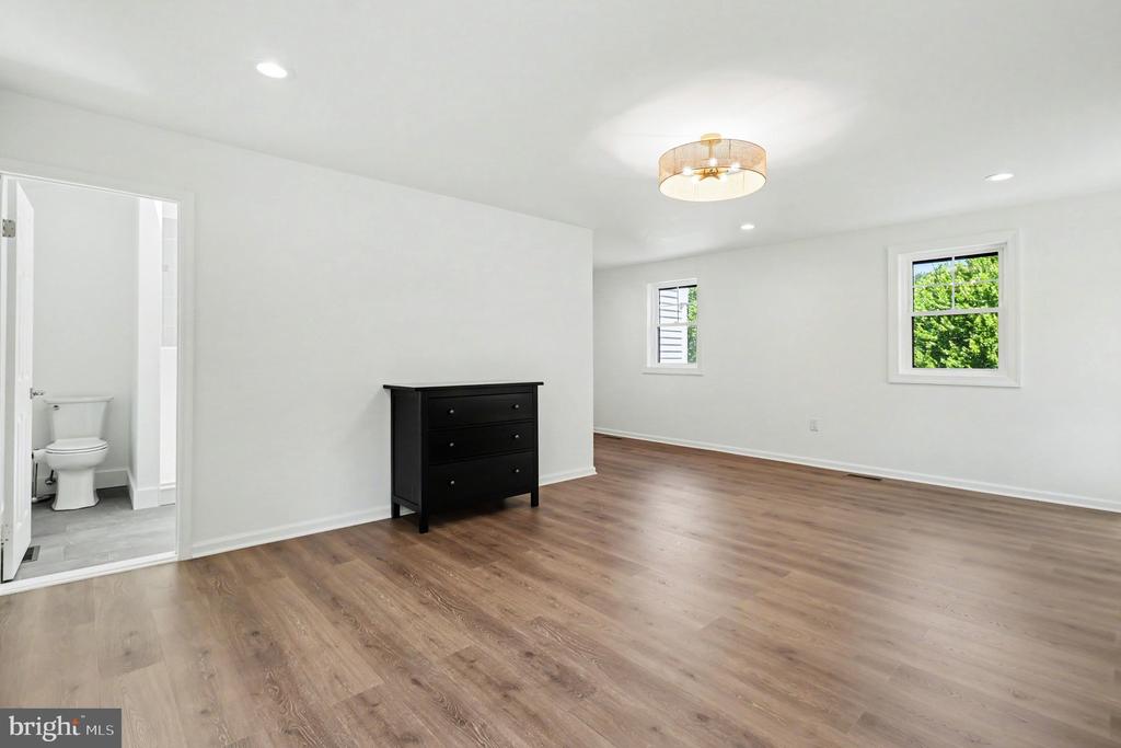 1705 GLENN LANE