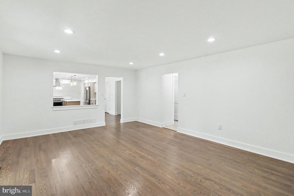 1705 GLENN LANE