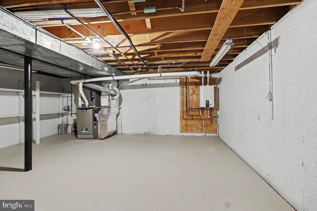1705 GLENN LANE