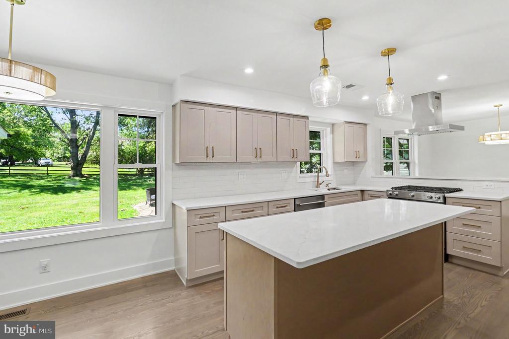 1705 GLENN LANE