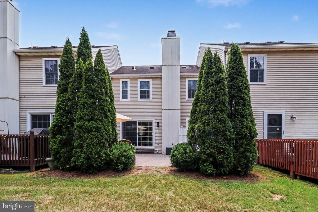 16 VILLAGE DRIVE