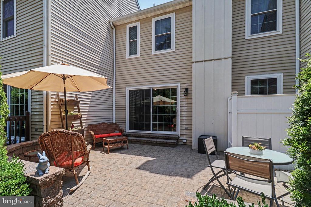 16 VILLAGE DRIVE