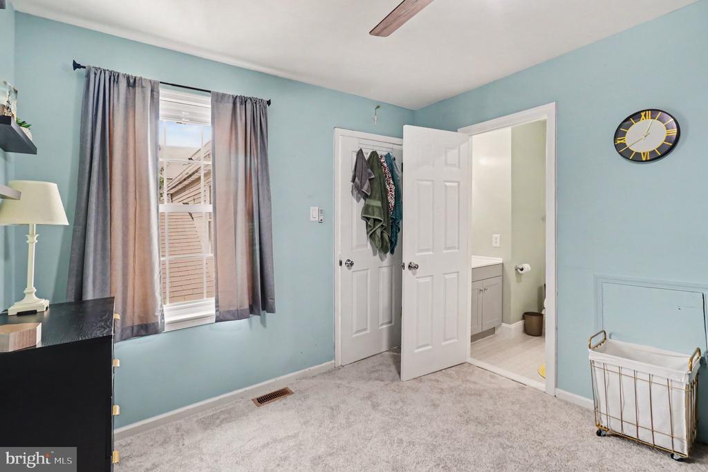 16 VILLAGE DRIVE