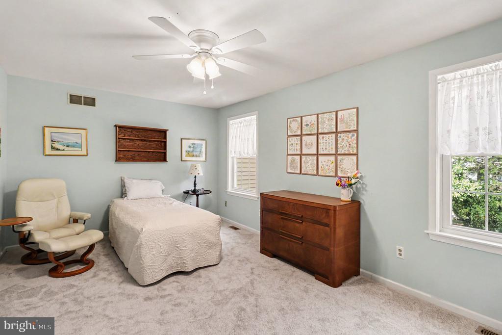 16 VILLAGE DRIVE