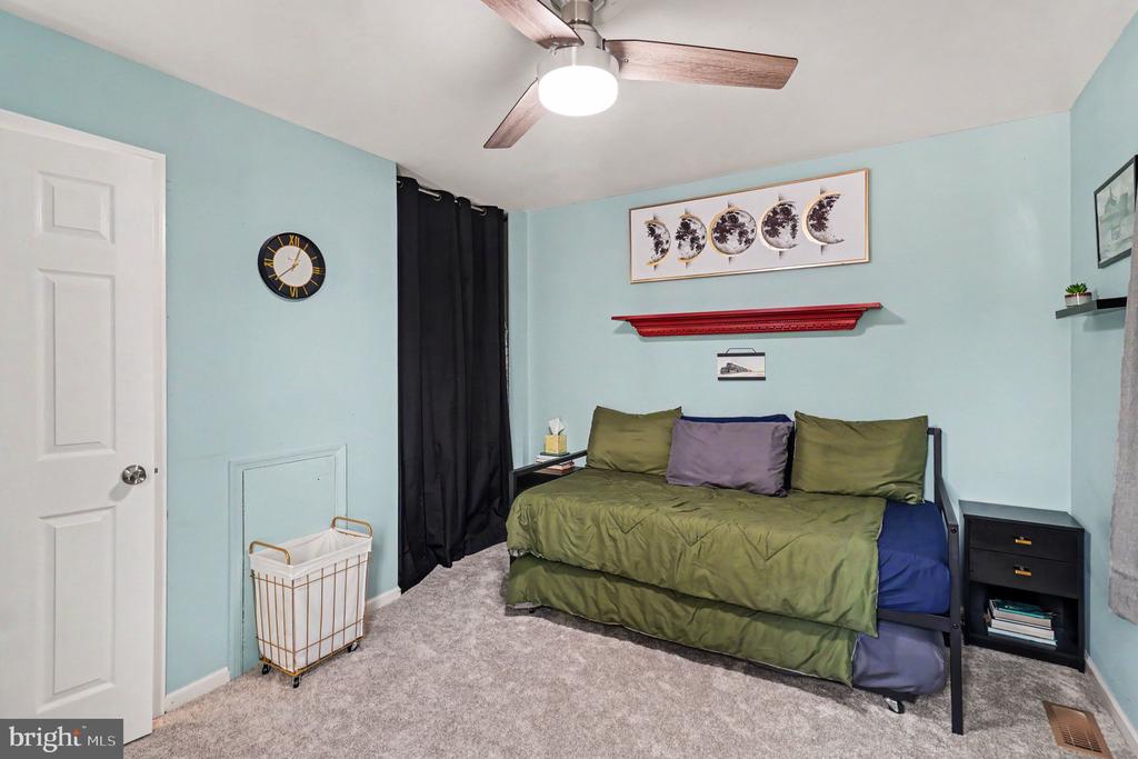 16 VILLAGE DRIVE