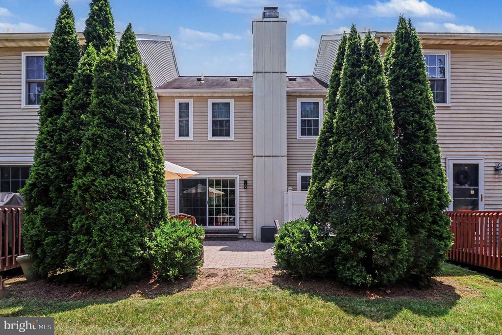 16 VILLAGE DRIVE