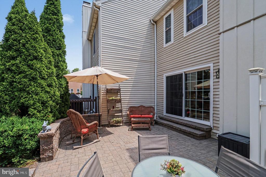 16 VILLAGE DRIVE