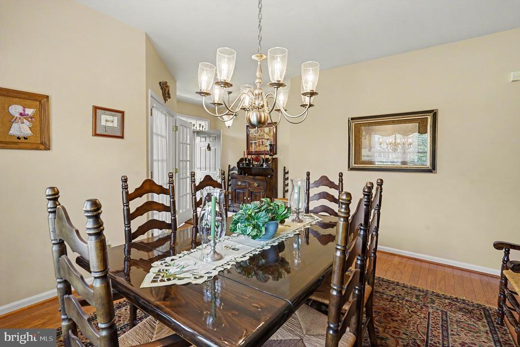 290 KINGSFIELD DRIVE