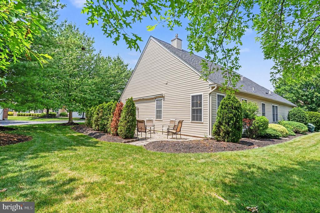 290 KINGSFIELD DRIVE