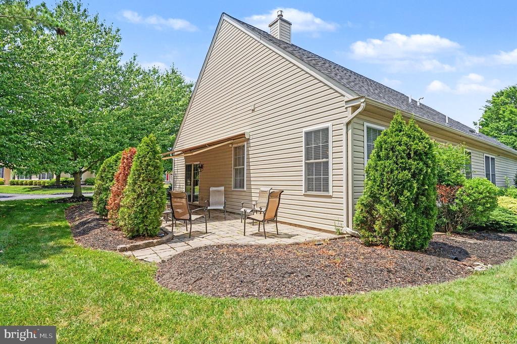 290 KINGSFIELD DRIVE