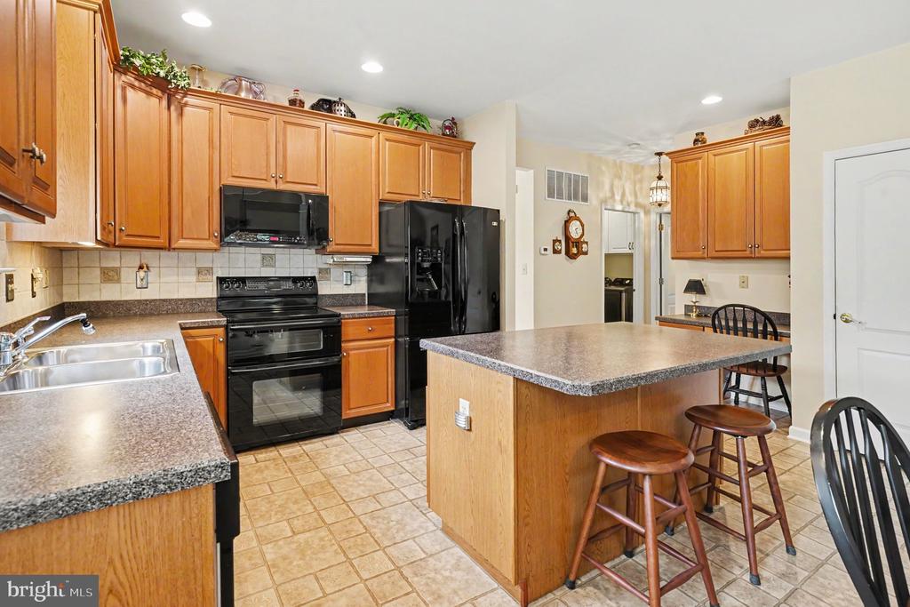 290 KINGSFIELD DRIVE
